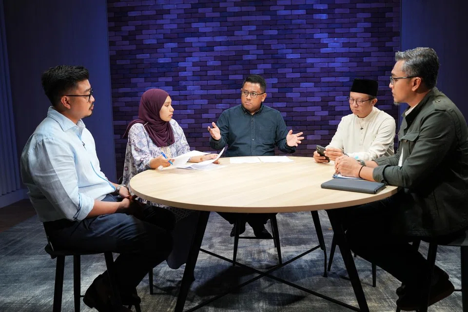 Dari kiri: Peguam dan rakan kongsi, Eldan Law LLP, Encik Imran Rahim, Koresponden Berita Harian (BH) Fathin Awalludin dan Anwar Saleh, Anggota Jawatankuasa Fatwa Majlis Ugama Islam Singapura (Muis), Ustaz Fathurrahman Dawoed dan Timbalan Pengarah, Dana Masyarakat Muis, Encik Shamsul Hadi Jangarodin, berkongsi tentang cara membuat perancangan warisan dalam satu rakaman ‘vodcast’ tBH.