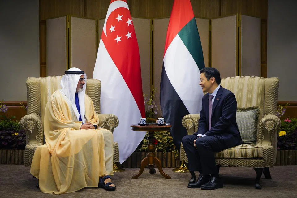 Perdana Menteri, Encik Lawrence Wong (kanan), dan Putera Mahkota Abu Dhabi, Sheikh Khaled Mohamed Zayed Al Nahyan, mengesahkan persahabatan mesra antara Singapura dengan UAE dan telah mengadakan perbincangan merangkumi pelbagai topik termasuk geopolitik, tenaga bersih, pelancongan dan pemprograman muzium semasa pertemuan mereka pada 29 Oktober.