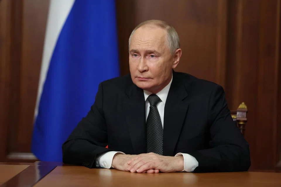 Presiden Russia, Encik Vladimir Putin, mencerca sekutu Ukraine kerana membenarkan Kyiv menggunakan senjata yang dibekalkan Barat untuk menyerang sasaran di wilayah Russia, dan memberi amaran akan bertindak balas.