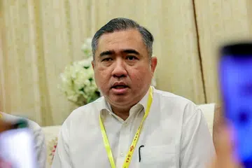 Encik Anthony Loke