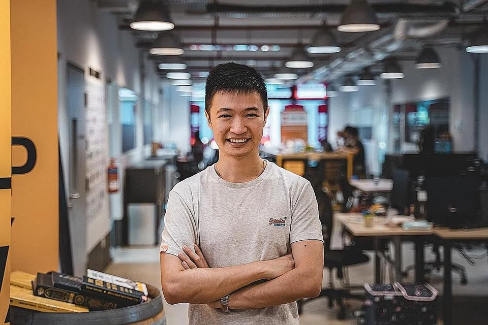 KURANGI PEMBAZIRAN: Encik Rayner Loi berkata syarikatnya Lumitics telah membantu pelanggannya mengurangkan pembaziran makanan hingga 40 peratus. - Foto ihsan RAYNER LOI