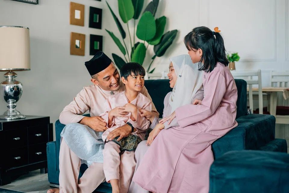 Banyak nilai murni dan adab beraya yang boleh diterapkan dalam diri anak-anak pada musim Lebaran.