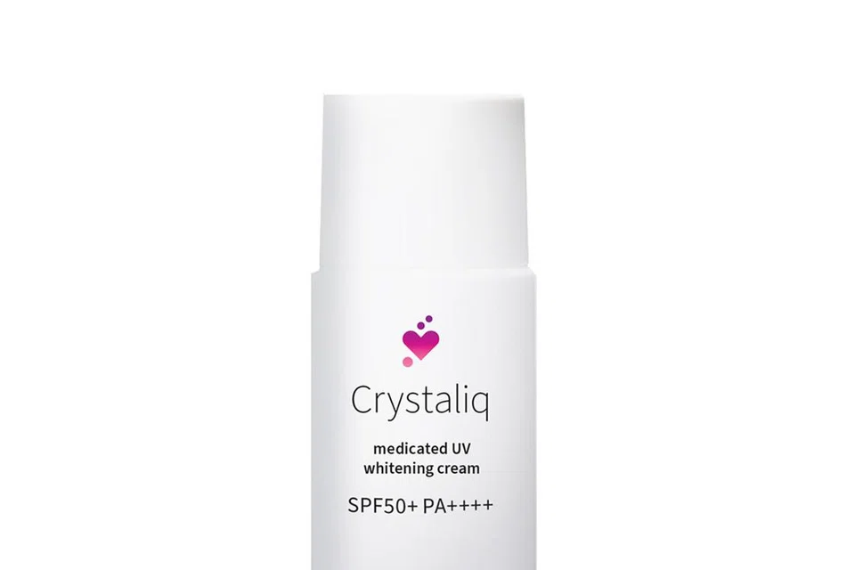 MENEMBUSI BIDANG BARU: Syarikat Sharp, peneraju terkenal dalam teknologi pengguna, menembusi industri kecantikan dengan pelancaran Siri Penjagaan Kulit Crystaliq di Singapura.