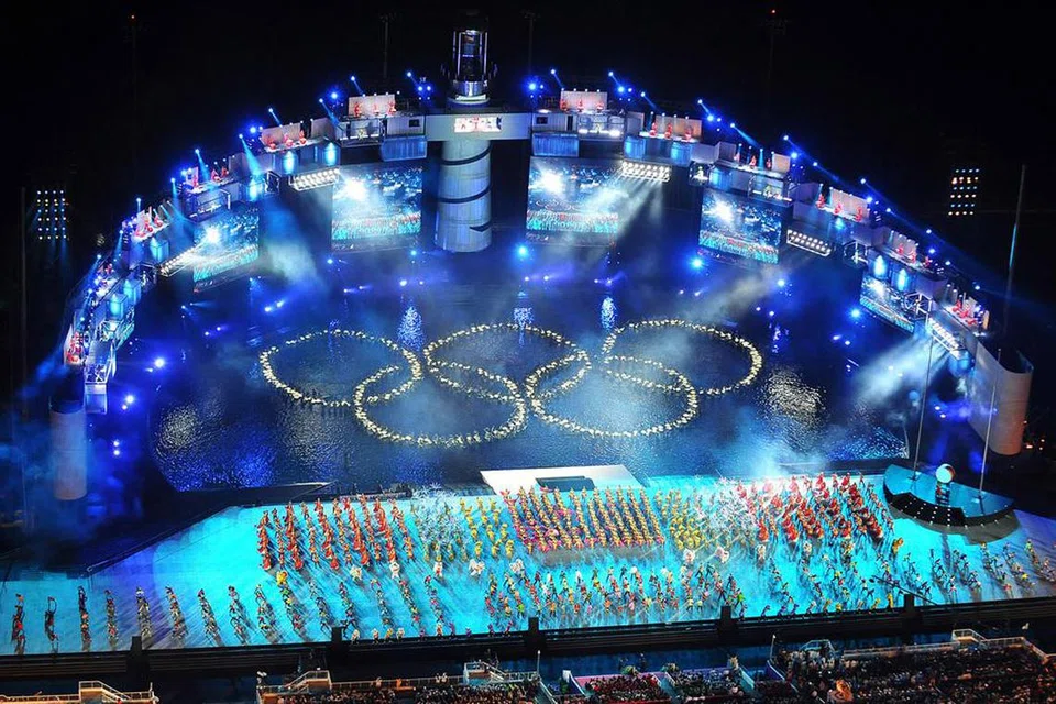 Upacara pembukaan edisi pertama Sukan Olimpik Belia (YOG) diadakan di pentas terapung Marina Bay, Singapura pada 14 Ogos 2010