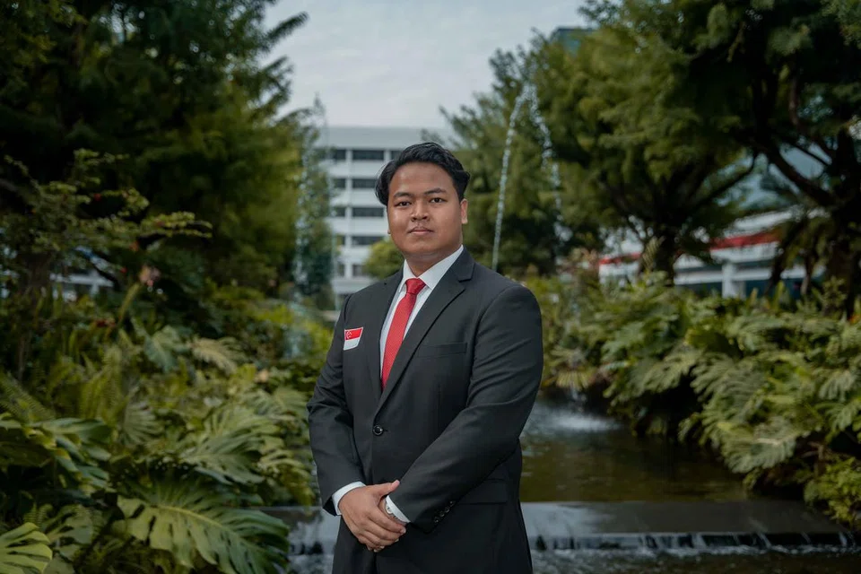 Pelajar Politeknik Temasek, Encik Irfan Zulhelmy Rohizam,18 tahun, bakal mewakili Singapura di pertandingan WorldSkills dalam bidang Penyelenggaraan Pesawat. 