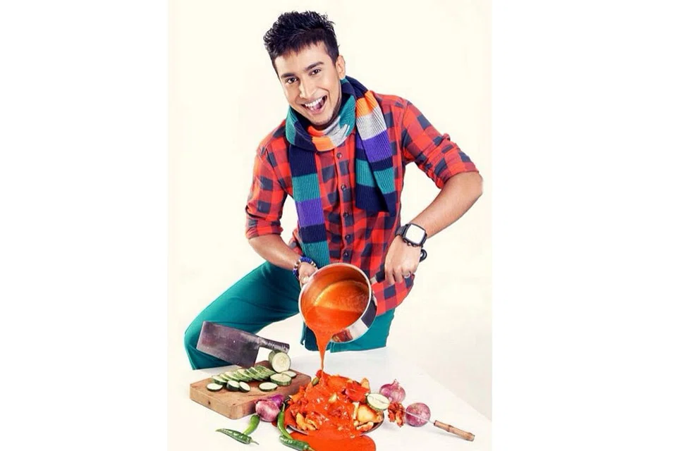 DIIKTIRAF ANTARABANGSA: Encik Abdhus Salam telah beberapa kali mewakili Rojak India Singapura di London, Sydney dan Shanghai sempena Hari Singapura, selain terlibat dalam World Street Food Congress 2015 bersama personaliti dan cef terkenal, Anthony Bourdain dan muncul dalam beberapa media setempat dan luar negara (gambar atas).