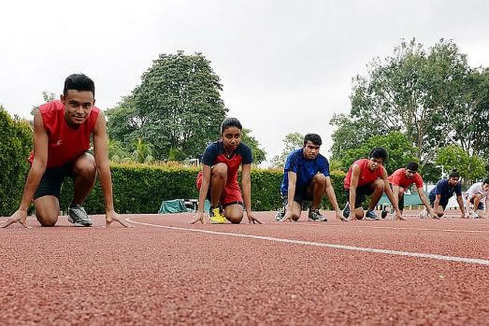 BERSEDIA UNTUK BERJUANG: Pasukan balapan dan padang Singapura telah bersedia untuk berjuang di Sukan Para-Asean ketujuh di Naypyidaw, Myanmar, dari 14 hingga 20 Januari ini. (Dari kiri) Suhairi Suhani (100m, 4x100m), Salbiah Zakaria (100m), Norisham Yusra (4x100m), Muhammad Azmi Mohamad Amir (lompat jauh, 4x100m) Vignesan Rahman (100m, 200m, 4x100m), Michelle Yogas (100m) dan Lim Wei Qiang (1,500m).