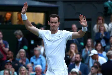 Pemain tenis terkenal Britain, Andy Murray, mengumumkan beliau akan bersara daripada sukan tenis selepas Olimpik Paris 2024. Beliau berkongsi bahawa walaupun beliau ingin terus bermain, ia terlalu sukar secara fizikal baginya.