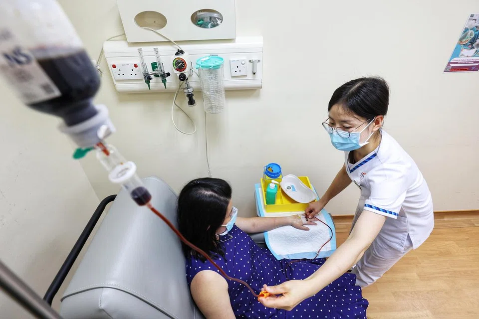 BANTU PENILAIAN DOKTOR: Kaedah Kecerdasan Buatan (AI) yang membolehkan doktor menilai risiko pembedahan bagi pesakit digunakan di Hospital Besar Singapura (SGH) bagi pembedahan berisiko tinggi. 