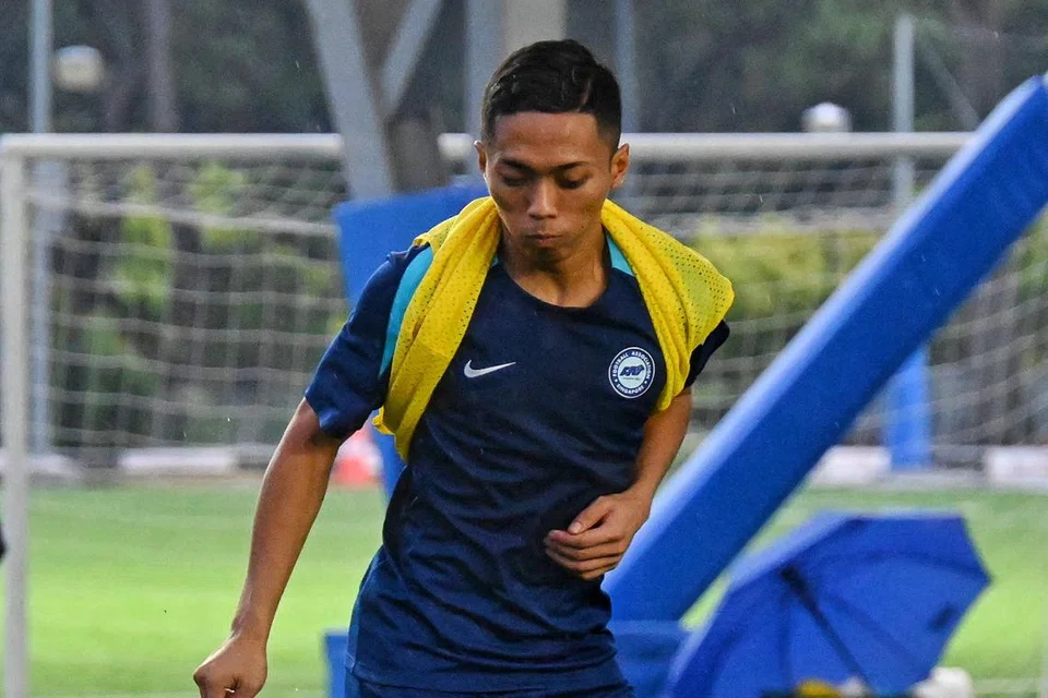 Penyerang Singa, Shawal Anuar, dilihat sedang berlatih bersama pasukan nasional di Hab Bola Sepak Kallang.