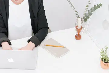 ‘corporate uglies’, kesan hawa dingin 