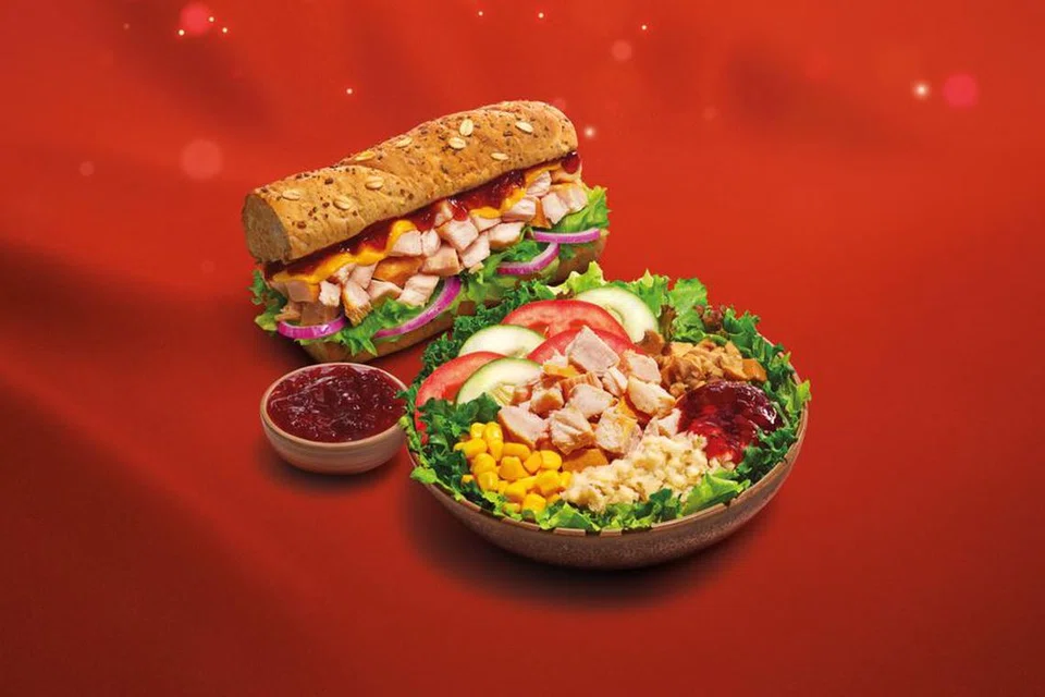 ‘Cranberry Turkey Sub’ ($9.50) dan ‘Cranberry Turkey Energy Bowl’ ($11.50) dari Subway.
