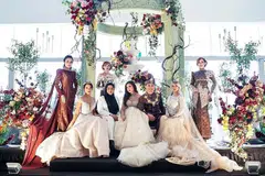 SESUAIKAN DIRI DENGAN TREND TERBARU: Fatimah Mohsin di pameran Royal Walimah Showcase yang diadakan di Hotel The Fullerton Bay, baru-baru ini. - Foto HMP STUDIO