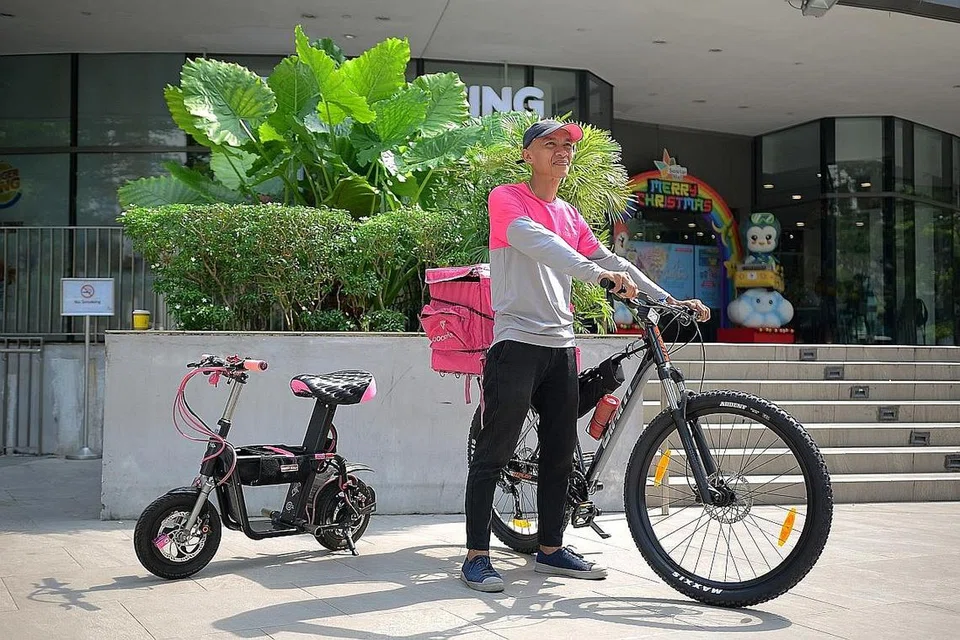 Encik Yousri Dahlan, 41 tahun, pekerja penghantaran di Amazon