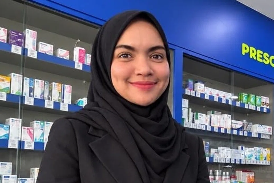 Pengurus TreatMed Pharmacy and Rehab Supplies di Johor Bahru, Cik Syarifah Ella Wan Wahab.