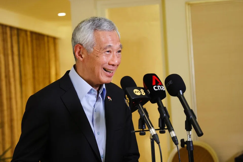 PERKUKUH HUBUNGAN DENGAN TIMUR TENGAH: Encik Lee merumuskan lawatannya ke Timur Tengah dalam satu wawancara dengan media Singapura di Abu Dhabi pada Ahad.