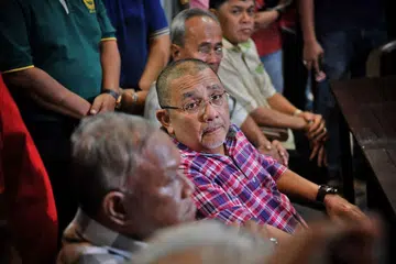 TUMPUAN UNTUK MENANG: Tan Sri Isa Samad berkata nilai dirinya akan "naik berganda" dan menjadi rebutan banyak pihak jika memenangi Pilihan Raya Kecil Parlimen Port Dickson, Sabtu ini. - Foto fail