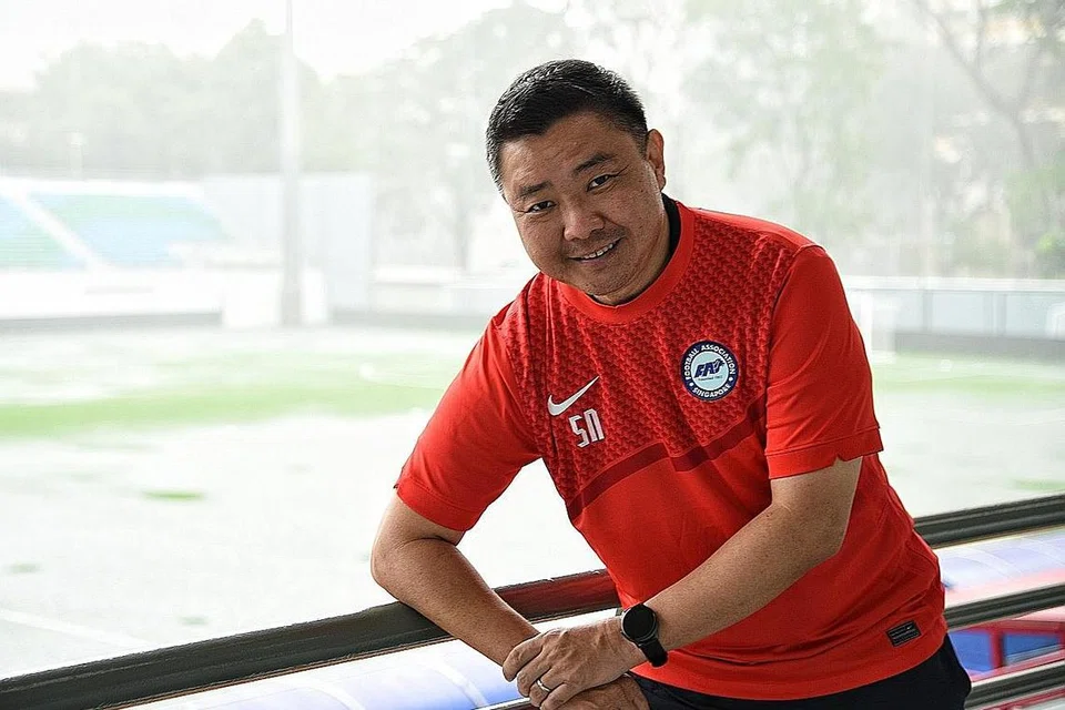 "Saya faham bahawa mereka juga akan membawa ramai pemain muda dan mereka juga ada jurulatih nasional baru, yang dilantik sama waktu dengan saya. Jadi, ia adalah permulaan baru dan cabaran yang kami nanti-nantikan... Saya yakin dengan skuad kami buat masa ini. Kami ada campuran pemain berpengalaman dan yang muda. Saya fikir ia adalah keseimbangan yang baik." - Jurulatih pasukan bola sepak wanita negara, Stephen Ng (gambar atas).