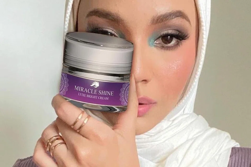 Krim pencerah, Luxe Miracle, berharga sekitar $35 boleh didapatkan di Shopee dan ejen pengedar.