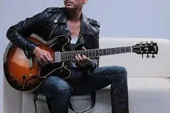 SILAP PERCATURAN: Faizal Tahir akui beliau tersilap langkah kerana tidak menyelamatkan Sissy Imann daripada penyingkiran dalam pertandingan rancangan realiti Big Stage minggu keempat. - Foto ihsan FAIZAL TAHIR