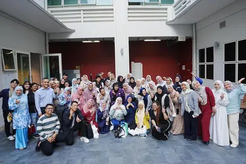 
Sekitar 60 guru sekolah rendah dan menengah menghadiri acara Hari Penghargaan Guru anjuran Berita Harian/Berita Minggu yang diadakan di Restoran 1819 Aliwal St pada 15 November.