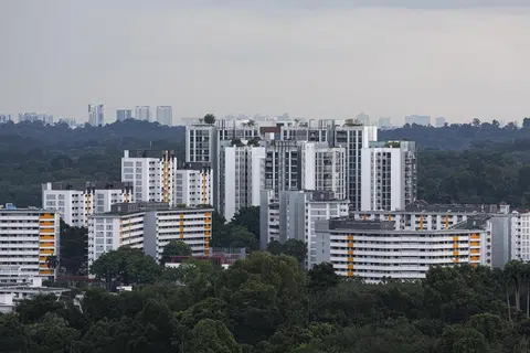 Jumlah flat jualan semula HDB melonjak 39.6 peratus pada Julai kepada 3,049, berbanding 2,184 pada Jun. 