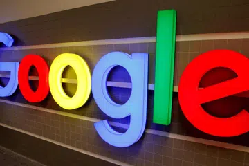 KENA SAMAN: Syarikat Alphabet yang mengendalikan Google, merupakan antara pihak yang disaman kerana menyebabkan ketagihan dalam kalangan warga muda yang menggunakan wadah media sosial syarikat itu.