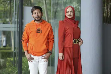 BERI PANDUAN DAYA TAHAN: Komposer Ajai dan bintang legenda Malaysia, Datuk Seri Siti Nurhaliza, akan lebih tertumpu memberi tunjuk ajar dan nasihat buat bakat muda 'Big Stage 2020 (Musim 4)' ketengahkan karisma dan karakter untuk berdaya tahan dalam industri muzik. - Foto ASTRO