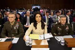 Pengarah Agensi Perisikan Pertahanan (DIA) Leftenan Jeneral James Adams, Ketua Perisikan Negara (DNI) Tulsi Gabbard dan Pemangku Pengarah Agensi Keselamatan Negara (NSA) Leftenan Jeneral William Hartman memberi keterangan dalam sesi pendengaran Jawatankuasa Perisikan Senat di Capitol Hill, Washington, D.C., Amerika Syarikat pada 18 Mac 2026.   