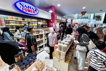 Angsana Johor Bahru, warga Singapura