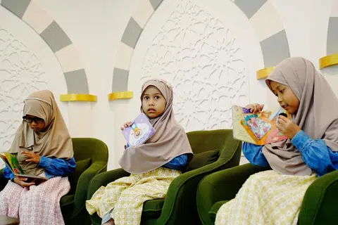 pencipta kandungan kanak-kanak, media sosial ibu bapa, privasi dalam talian kanak-kanak