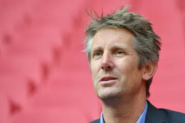 KEADAAN STABIL: Edwin van der Sar dikejarkan ke hospital kerana mengalami pendarahan otak semasa bercuti di Croatia pada 7 Julai.