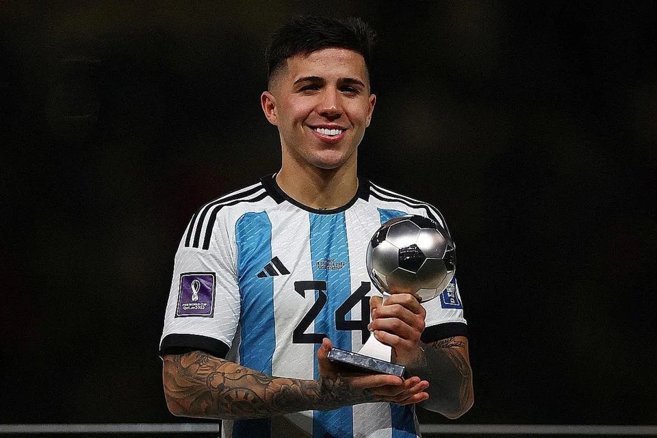 BUKTI HANDAL: Enzo pemain muda terbaik di Piala Dunia Qatar. - Foto Reuters