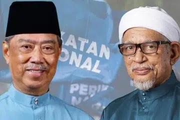 Presiden Parti Pribumi Bersatu Malaysia (Bersatu), Tan Sri Muhyiddin Yassin, dan Presiden Parti Islam SeMalaysia (PAS), Tan Sri Abdul Hadi Awang