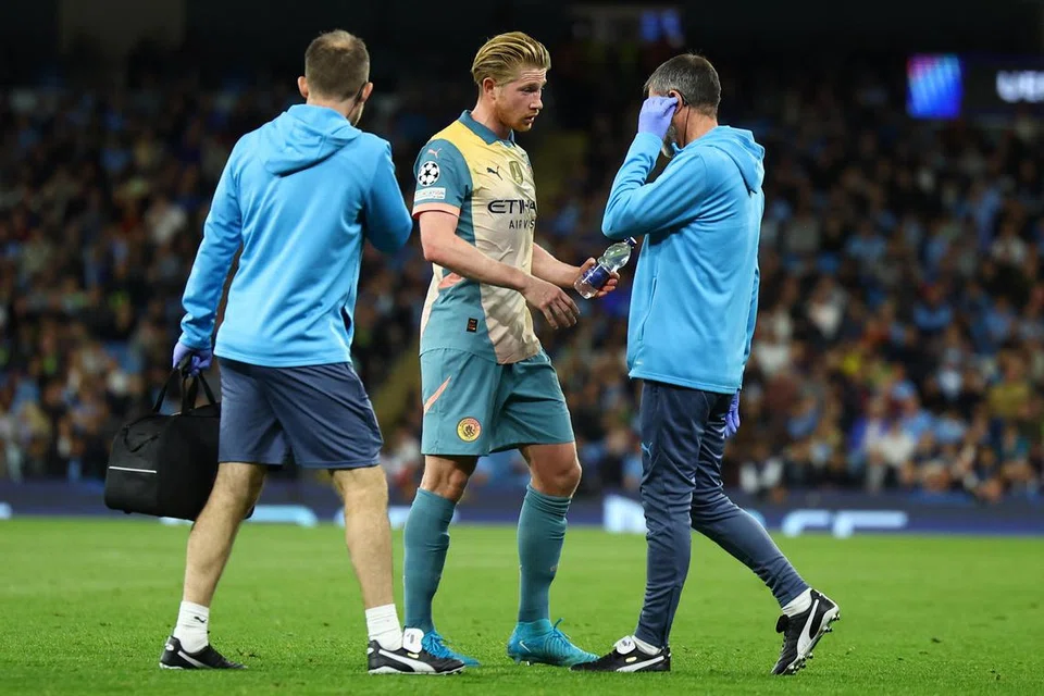 Kapten Manchester City, Kevin De Bruyne, memerlukan rawatan selepas menghadapi kecederaan dan kemudian digantikan. 