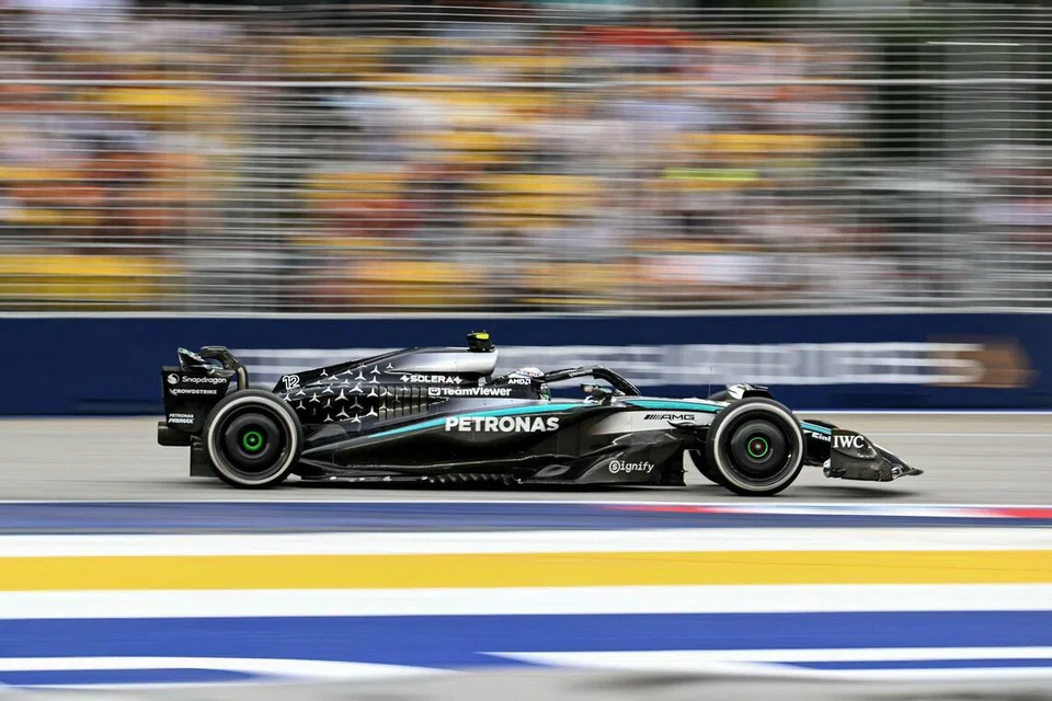 Pelumba Mercedes, Kimi Antonelli memulakan sesi latihan pertamanya di Litar Marina Bay untuk Grand Prix Singapura pada 3 Oktober. 