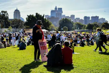 SOKONG HAK BERSUARA:  Ribuan orang hadir dalam perhimpunan ‘Yes23’ bagi meynyokong suara Orang Asli Australia  di Parlimen .