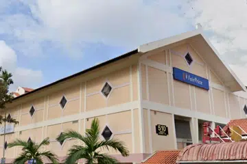 DITAWAR UNTUK DIJUAL: Mercatus Co-operative dikatakan menawarkan untuk menjual sebanyak 18 unit hartanah komersial di kawasan seperti Bukit Merah Central, Kallang Bahru, Bishan, Hougang, Serangoon North, Holland Drive, Tampines, Bedok, Buona Vista, Clementi, Choa Chu Kang, Jurong East dan Jurong West.