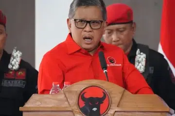 Suruhanjaya Pembanterasan Rasuah (KPK) telah menamakan Hasto Kristiyanto, Setiausaha Agung Parti Demokrasi Indonesia Perjuangan (PDI-P), sebagai suspek dalam kes rasuah yang berkaitan dengan pelarian Harun Masiku, bekas ahli parti nasionalis tersebut.