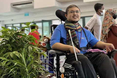 KONGSI PENGALAMAN: Encik Muhammad Saifudeen Abdul Salim, 25 tahun didiagnos penyakit Distrofi Otot Duchene pada usia empat tahun dan tujuh tahun kemudian, mula hilang keupayaan berjalan sendiri hingga perlu mengguna kerusi roda. - Foto BM oleh HARITH MUSTAFFA