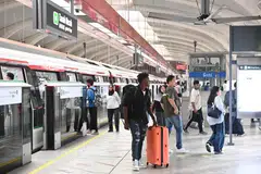 Pengendali pengangkutan awam SMRT semakin menggunakan teknologi canggih seperti AI dan automasi untuk menyokong operasi dan penyelenggaraan, kata ketua kumpulan kejuruteraan, Encik Ang Hang Guan.