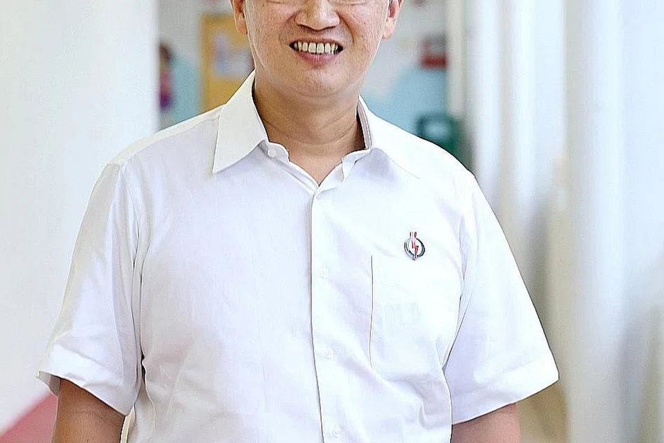 AP SMC MOUNTBATTEN: Encik Lim Biow Chuan menyangkal saranan WP mahu menyertakan penjualan tanah dalam perbelanjaan belanjawan. 