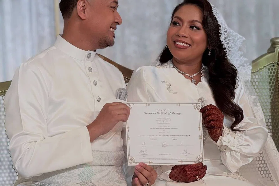 Rahila Rashun telah mengikat tali perkahwinannya bersama penggiat seni, Encik Ahmad Syafiq Moklas, pada 13 September.