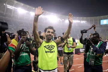 PERTEMBUNGAN BINTANG LIVERPOOL: Perlawanan final bakal menampilkan pertembungan Mohamed Salah (atas) dengan rakan sepasukan Liverpool, Sadio Mane, di mana Mesir memburu gelaran kelapan untuk melebarkan rekod kejuaraan Afrika mereka manakala Senegal masih memburu mahkota sulungnya. - Foto REUTERS/AFP