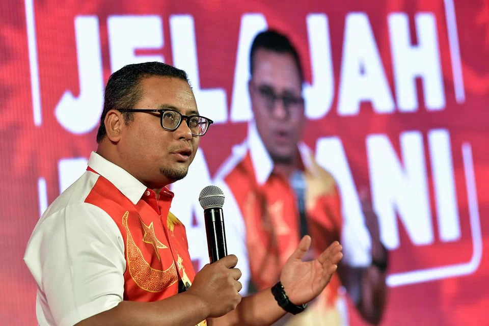 BERI AMARAN SAMAN: Menteri Besar Selangor yang juga Pengerusi Pakatan Harapan Selangor, Datuk Seri Amirudin Shari berucap semasa Program Jelajah MADANI di Kuala Selangor pada Julai 2023.