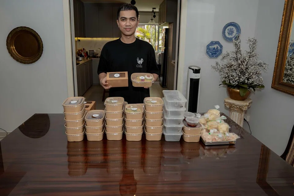 NIAGA DARI RUMAH: Encik Nazrin Shah memulakan Cuba, satu perniagaan dari rumah (HBB) yang terkenal dengan hidangan nasi ulam.