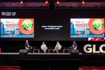 KERJASAMA DUA NEGARA:  Majlis Inovasi, Pengembangan dan Penyelidikan Qatar (QRDI) dan Enterprise Singapore (EnterpriseSG) mengumumkan penganjuran Cabaran Inovasi Bersama Qatar-Singapura (QSJIC) semasa Minggu Inovasi dan Teknologi Singapura (SWITCH) yang diadakan di sini antara 31 Oktober hingga 2 November lalu. Satu sesi forum diadakan dan dihadiri (dari kiri) Penasihat Kanan Majlis QRDI, Dr Francis Yeoh; Pengurus Kanan IT - Sistem Digital dan Projek, Matar, Encik David Luong; Pengarah Program RDI, Majlis QRDI, Cik Nada M. Al-Olaqi; dan, Pengarah Jabatan Pembangunan Hijau dan Kemampanan Sekitaran di Kementerian Sekitaran dan Perubahan Iklim Qatar, Dr Soud K. Al-Thani