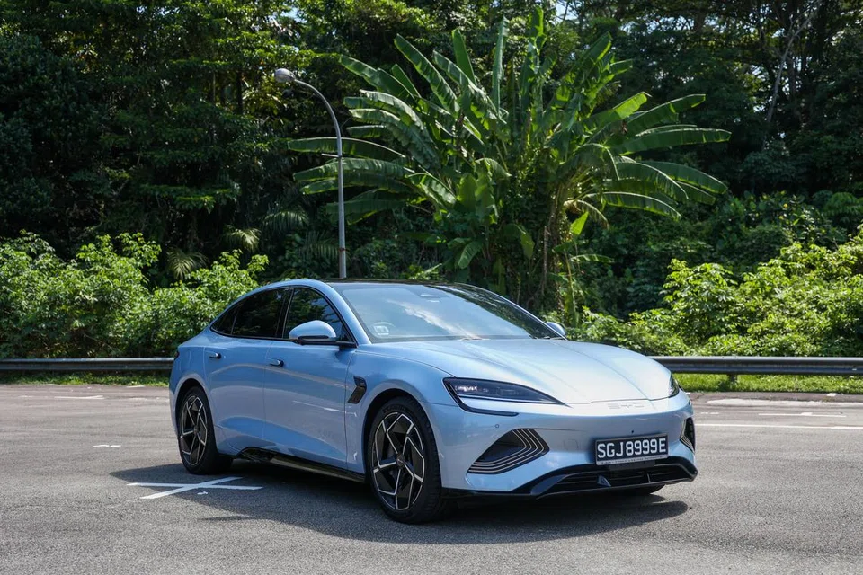 ‘BYD Seal’, sebuah sedan elektrik bersaiz sederhana buatan China,  mendapat perhatian dek ciri mampu miliknya dan reka bentuk menawan.