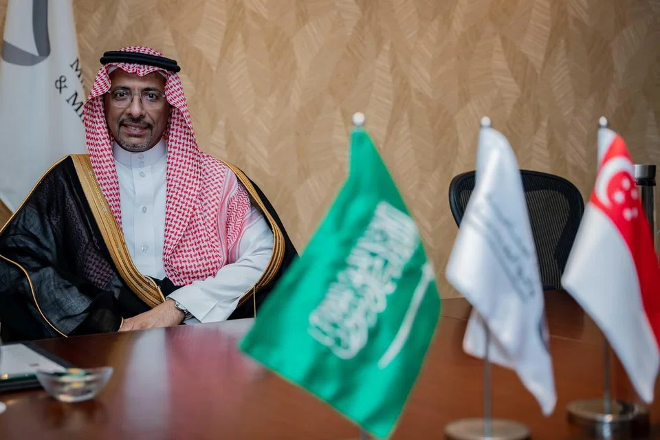 Menteri Perusahaan dan Sumber Mineral Arab Saudi, Encik Bandar Ibrahim Alkhorayef, berkata terdapat banyak peluang dalam pelbagai sektor bagi perniagaan Singapura yang ingin menembusi pasaran Arab Saudi, seperti pengeluaran dan logistik.