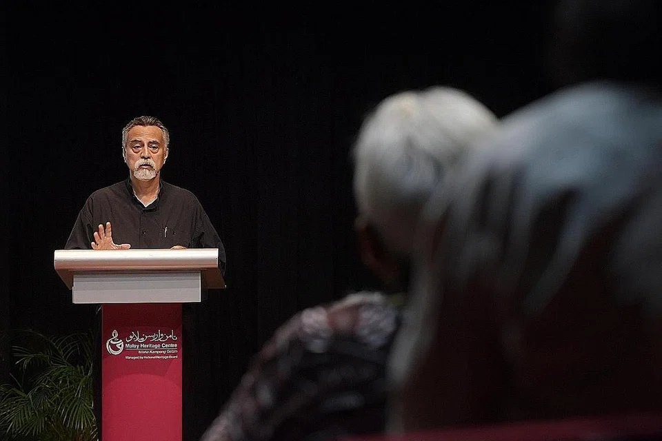 BERI LATAR BELAKANG: Menurut Profesor Syed Farid Alatas Eurosentrisme, yang berasal daripada tradisi kesarjanaan Eropah-Amerika, muncul dengan permulaan kajian Melayu-Indonesia pada abad ke-19. Orientasi ini mempengaruhi ahli-ahli sejarah Melayu-Indonesia dalam erti bahawa ada segolongan daripada mereka yang menjadi pengikut tradisi itu. - Foto BH oleh ALPHONSUS CHERN